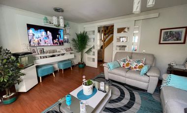 Hermosa y Amplia Casa, 4 Dormitorios / 3 Baños - Muy Soleada