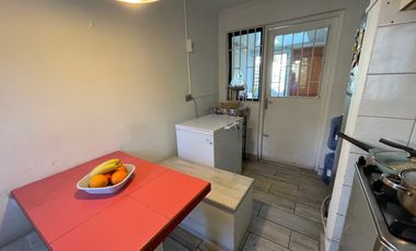 Hermosa y Amplia Casa, 4 Dormitorios / 3 Baños - Muy Soleada