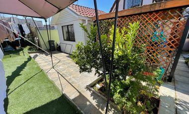 Hermosa y Amplia Casa, 4 Dormitorios / 3 Baños - Muy Soleada