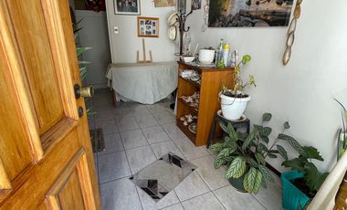 Hermosa y Amplia Casa, 4 Dormitorios / 3 Baños - Muy Soleada