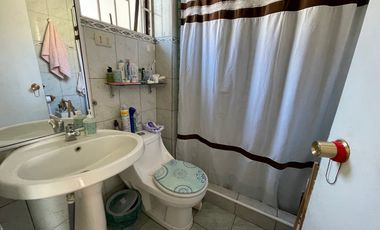 Hermosa y Amplia Casa, 4 Dormitorios / 3 Baños - Muy Soleada