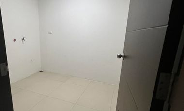 4 BEDROOM UNITS IN BGC