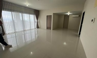 4 BEDROOM UNITS IN BGC