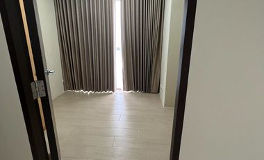4 BEDROOM UNITS IN BGC