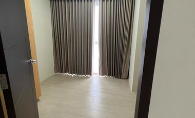 4 BEDROOM UNITS IN BGC