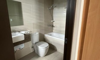 4 BEDROOM UNITS IN BGC