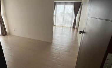 4 BEDROOM UNITS IN BGC