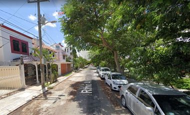 HERMOSA CASA CON POSESIÓN, ENTREGA INMEDIATA!!!! RIVERA, CANCÚN, QUINTANA ROO