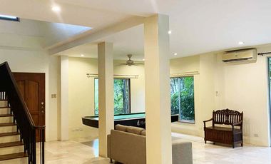 Spacious Five Bedrooms House with Pool in Northtown