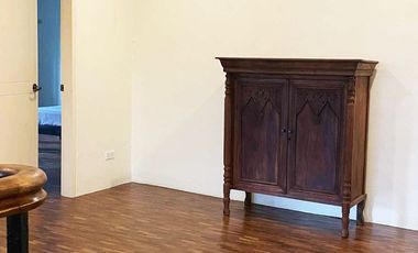 Spacious Five Bedrooms House with Pool in Northtown