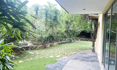 Spacious Five Bedrooms House with Pool in Northtown