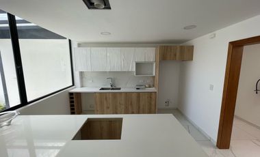 LINDA CASA DE VENTA CERCA DE HILACRIL PLAZA TUMBACO!!  A ESTRENAR!!