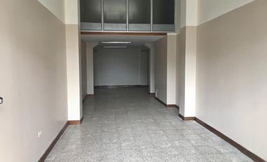 Alquiler de Local Comercial en Kennedy, 64 m2, 1 parqueo.