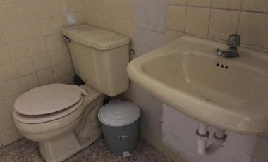 Alquiler de Local Comercial en Kennedy, 64 m2, 1 parqueo.