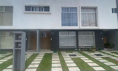 Venta casa en Fracc. Agora Residencial, con alberca. San Juan Cuautlancingo DESCUENTO $100,000