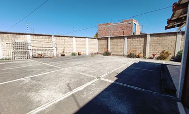CASA GRANDE EN VENTA - JARIPEO - SALIDA A MIL CUMBRES