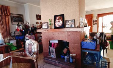 CASA GRANDE EN VENTA - JARIPEO - SALIDA A MIL CUMBRES