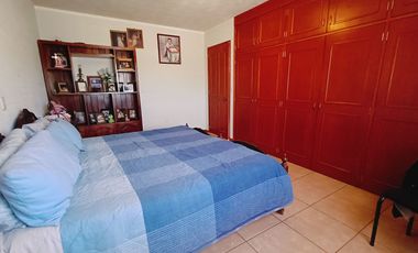 CASA GRANDE EN VENTA - JARIPEO - SALIDA A MIL CUMBRES