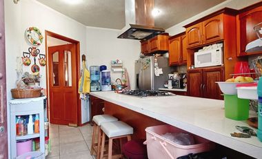 CASA GRANDE EN VENTA - JARIPEO - SALIDA A MIL CUMBRES
