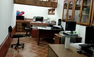 CASA 3 RECAMARAS EN CENTRO DE PATZCUARO, MEDIA CUADRA DE LA PLAZA PRINCIPAL VASCO DE QUIROGA