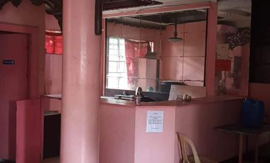 Expansive 6-bedroom residence available for lease/sale in Sampaloc, Manila! 🏠 This 4-storey gem boasts over 500 square meters of space. Don't let this