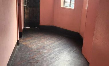 Expansive 6-bedroom residence available for lease/sale in Sampaloc, Manila! 🏠 This 4-storey gem boasts over 500 square meters of space. Don't let this