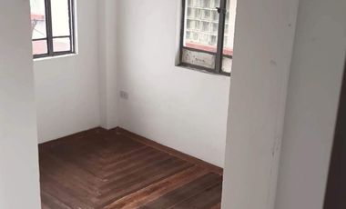 Expansive 6-bedroom residence available for lease/sale in Sampaloc, Manila! 🏠 This 4-storey gem boasts over 500 square meters of space. Don't let this