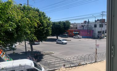 RENTO  LOCAL COMERCIAL EN planta alta DE 70M GRAN UBICACION ATRAS DE CU EN ESQUINA