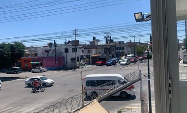RENTO  LOCAL COMERCIAL EN planta alta DE 70M GRAN UBICACION ATRAS DE CU EN ESQUINA