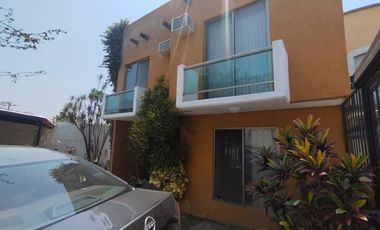 CASA EN TEZOYUCA EMILIANO ZAPATA MORELOS ESQUINA CON TERRENO AL SUR DE CUERNAVACA