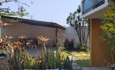 CASA EN TEZOYUCA EMILIANO ZAPATA MORELOS ESQUINA CON TERRENO AL SUR DE CUERNAVACA