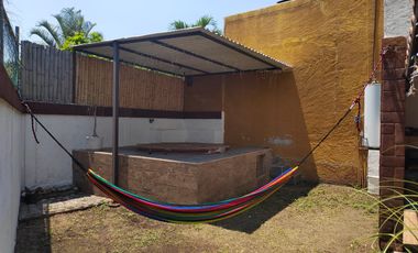 CASA EN TEZOYUCA EMILIANO ZAPATA MORELOS ESQUINA CON TERRENO AL SUR DE CUERNAVACA
