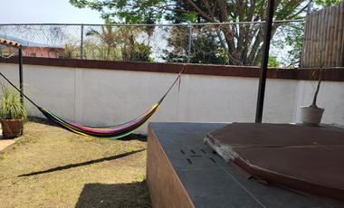 CASA EN TEZOYUCA EMILIANO ZAPATA MORELOS ESQUINA CON TERRENO AL SUR DE CUERNAVACA