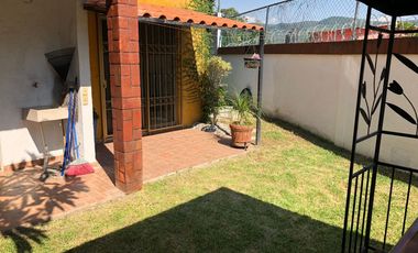 CASA EN TEZOYUCA EMILIANO ZAPATA MORELOS ESQUINA CON TERRENO AL SUR DE CUERNAVACA