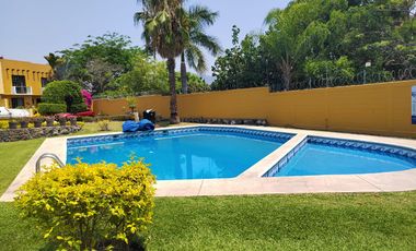 CASA EN TEZOYUCA EMILIANO ZAPATA MORELOS ESQUINA CON TERRENO AL SUR DE CUERNAVACA