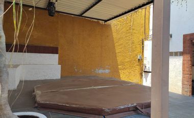 CASA EN TEZOYUCA EMILIANO ZAPATA MORELOS ESQUINA CON TERRENO AL SUR DE CUERNAVACA