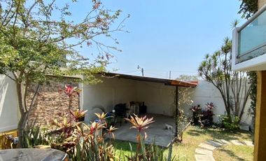 CASA EN TEZOYUCA EMILIANO ZAPATA MORELOS ESQUINA CON TERRENO AL SUR DE CUERNAVACA
