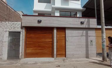 Venta Casa de Estreno 3 pisos - a 2 cuadras de Óvalo Chama, Villa el Salvador, 6 Dorm / 4 Baños / Cochera