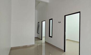 Rumah Seken 15 menit ke Eka Hospital Harapan Indah Hadap Utara J-37461