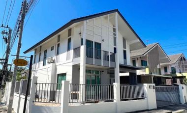 House for rent in Sriracha, corner location, Nong Kham, next to the main road, Suan Suea zone.