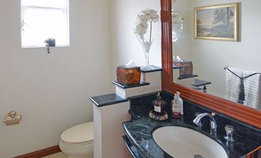 Puerta de Hierro Amplia Residencia en Coto Privado English Spoken