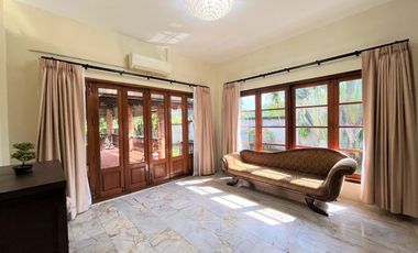 Large and Mountain View 4-bedroom house with pool for sale and rent in the center of Aonang, Krabi