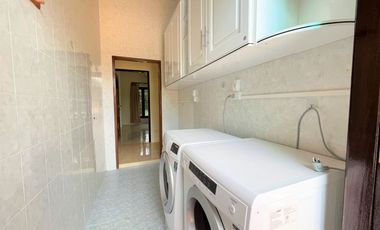 Large and Mountain View 4-bedroom house with pool for sale and rent in the center of Aonang, Krabi