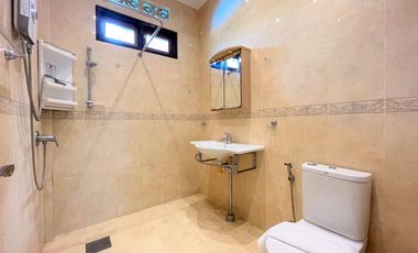 Large and Mountain View 4-bedroom house with pool for sale and rent in the center of Aonang, Krabi