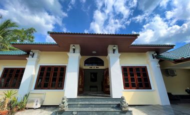 Large and Mountain View 4-bedroom house with pool for sale and rent in the center of Aonang, Krabi