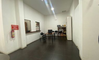 EN RENTA LOCAL COMERCIAL- ZONA CLÍNICA DE DIÁLISIS