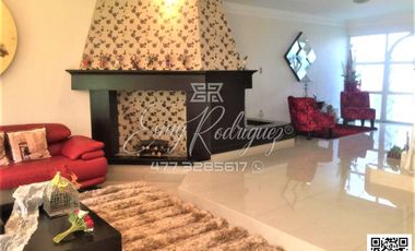 CASA EN VENTA en ARBDE, León,Gto; IDEAL PARA OFICINAS-CONSULTORIO O CASA, 3 REC, 5 AUTOS