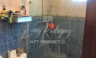 CASA EN VENTA en ARBDE, León,Gto; IDEAL PARA OFICINAS-CONSULTORIO O CASA, 3 REC, 5 AUTOS