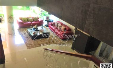 CASA EN VENTA en ARBDE, León,Gto; IDEAL PARA OFICINAS-CONSULTORIO O CASA, 3 REC, 5 AUTOS