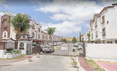 CASA EN VENTA EN JARDINES DE AGUA CALIENTE REMATO!